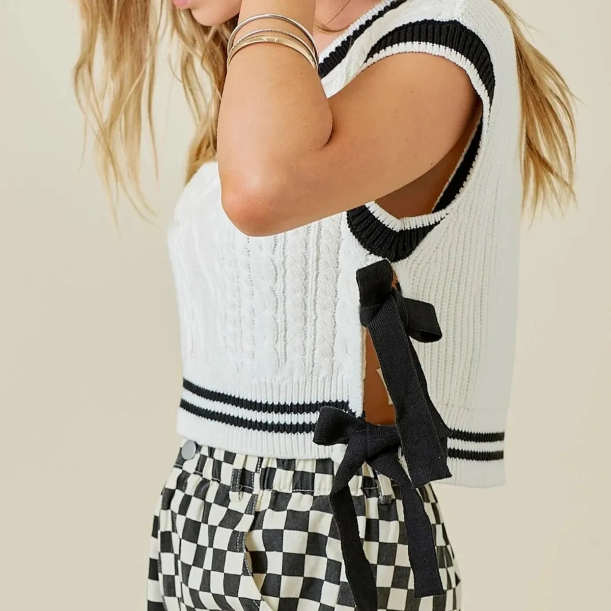 Contrast Stitch V-Neck Cropped Sweater Vest