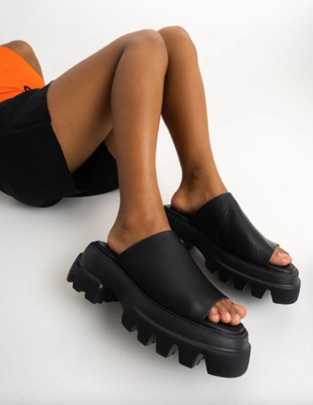 Vitello Black Chunky Slides Sandals